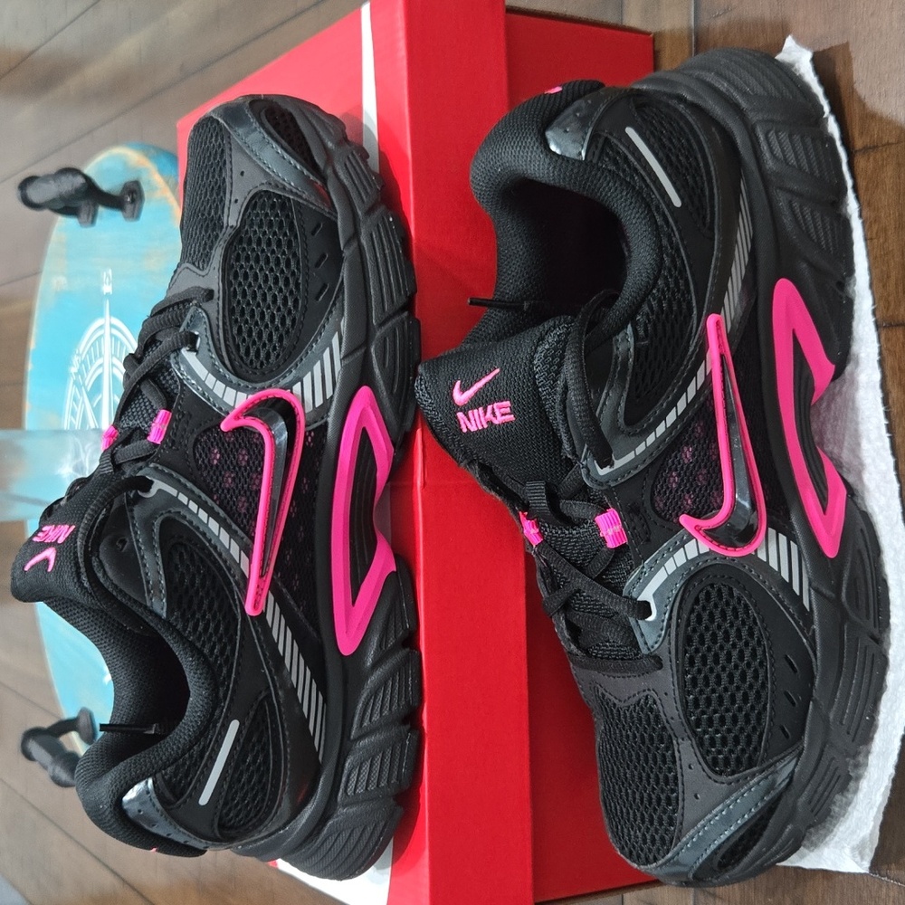 Nike V5 RNR Running Womens Size 9.5